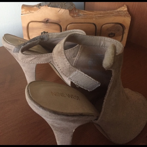 Nine West Peep Toe Heels - Picture 5 of 7